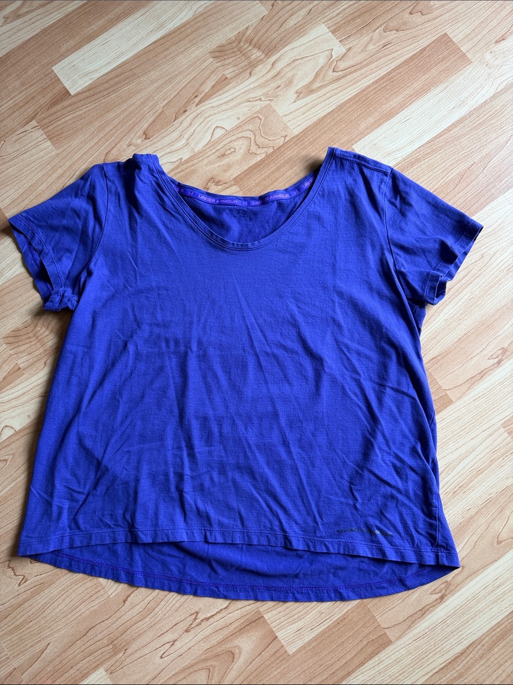 Under Armour Women's Scoop Neck Tee in Purple